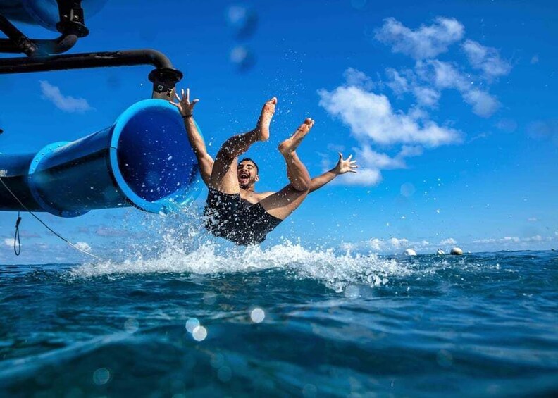 Picture 2 for Activity Cairns: Great Barrier Reef and Fitzroy Island Boat Tour