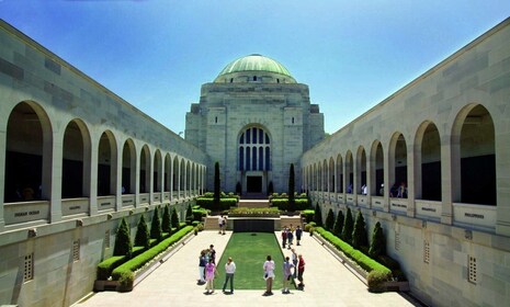 Vanuit Sydney: Canberra Stad Hoogtepunten en Floriade Dagtour