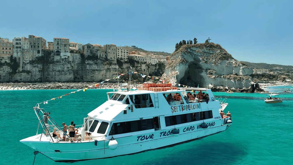 From Tropea: Capo Vaticano boat tour with snorkel & aperitif