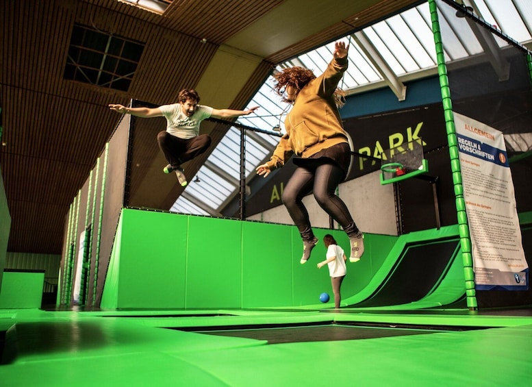 Gelsenkirchen: Alma Park Trampoline Area Admission