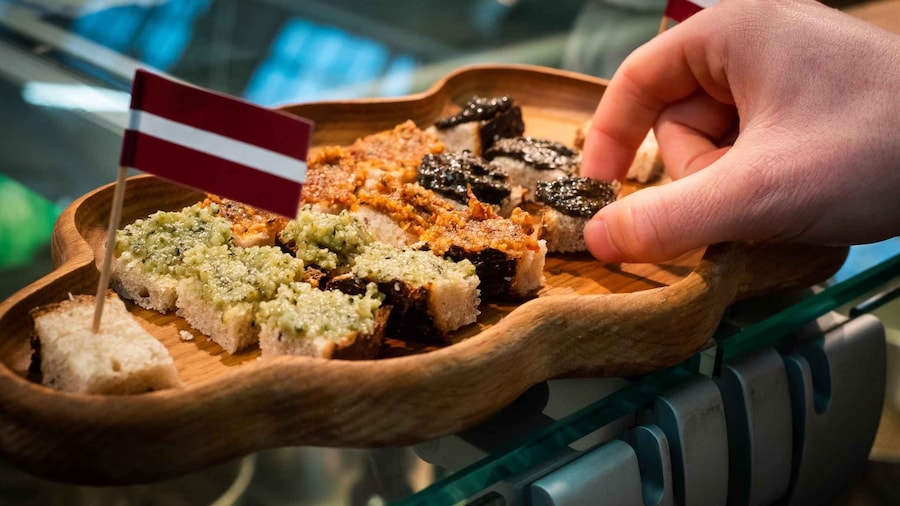 Riga: Central Market Traditional Food Tour