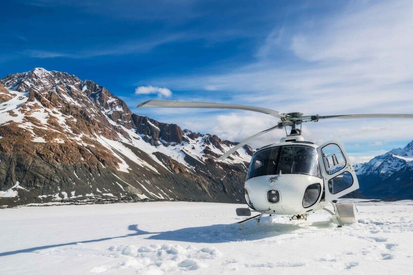 Kathmandu: Everest Base Camp Helicopter Tour with Breakfast