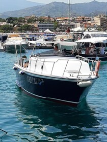 Giardini Naxos: crucero por Taormina e Isola por Bella con aperitivo