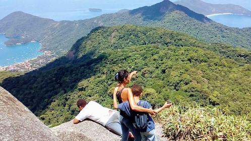 From Abraão: Hiking Tour to Pico do Papagaio on Ilha Grande