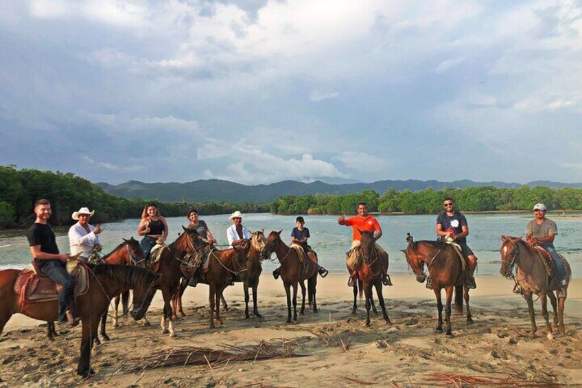 Guided Tour with Horseback Riding and Bioluminescence in Puerto Escondido