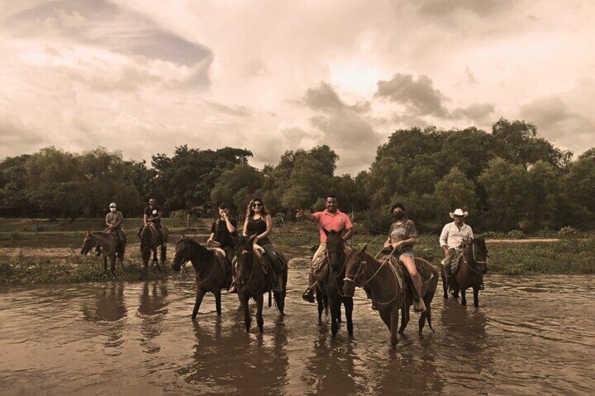 Guided Tour with Horseback Riding and Bioluminescence in Puerto Escondido