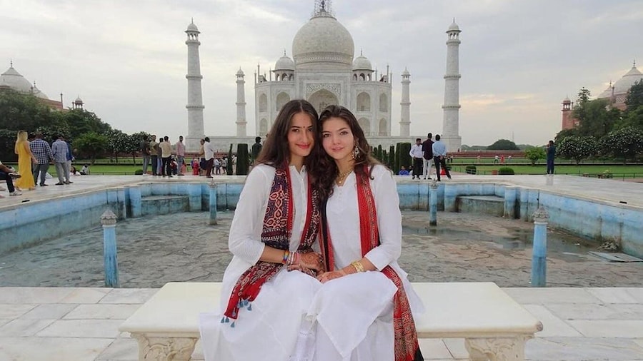 From Delhi: Taj Mahal & Agra With Fatehpur Sikri Day Tour