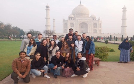 2 Days Taj Mahal & Delhi Sightseeing Tour with Breakfast