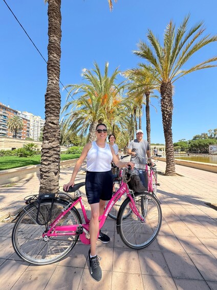 Picture 2 for Activity Valencia: Road to La Albufera Guided Bike Tour
