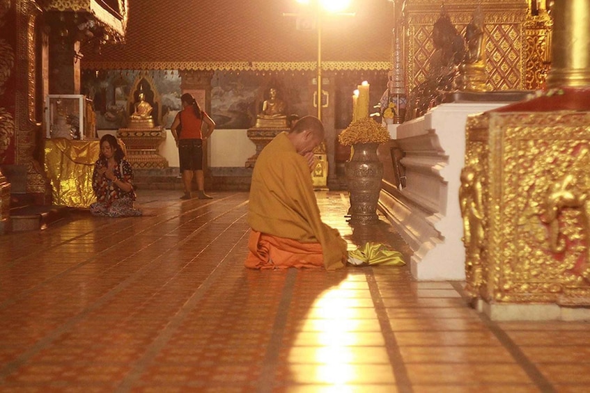 Picture 14 for Activity Chiang Mai: Doi Suthep & Wat Umong Twilight Tour with Pickup