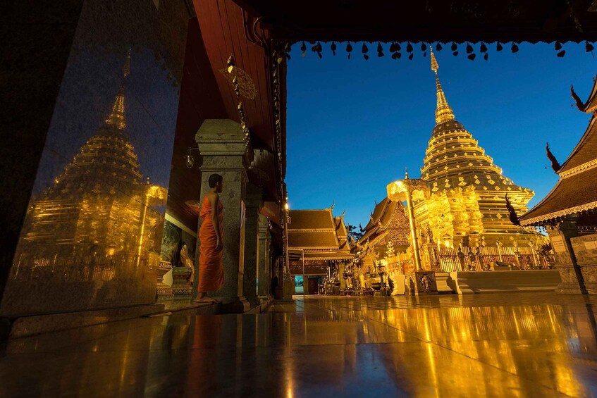 Chiang Mai: Doi Suthep & Wat Umong Twilight Tour with Pickup