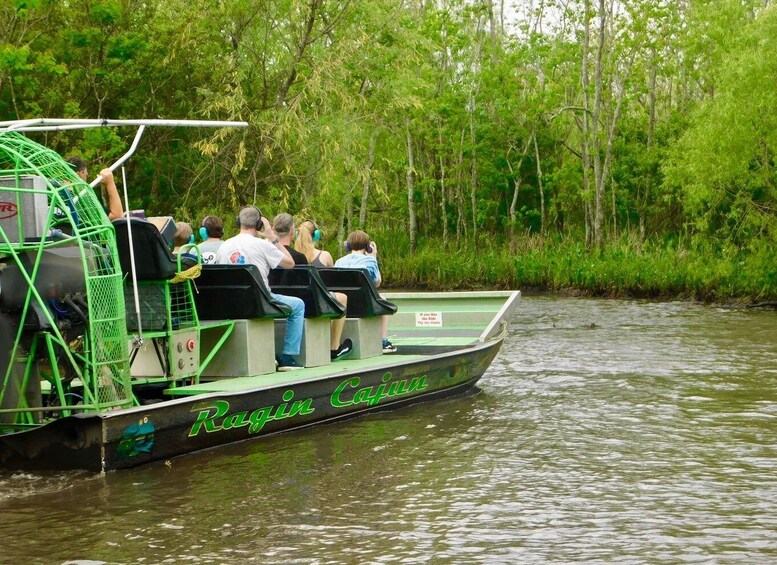 New Orleans: Oak Alley or Laura Plantation & Airboat Tour