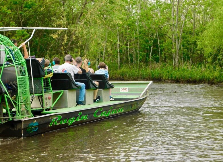 New Orleans: Oak Alley or Laura Plantation & Airboat Tour