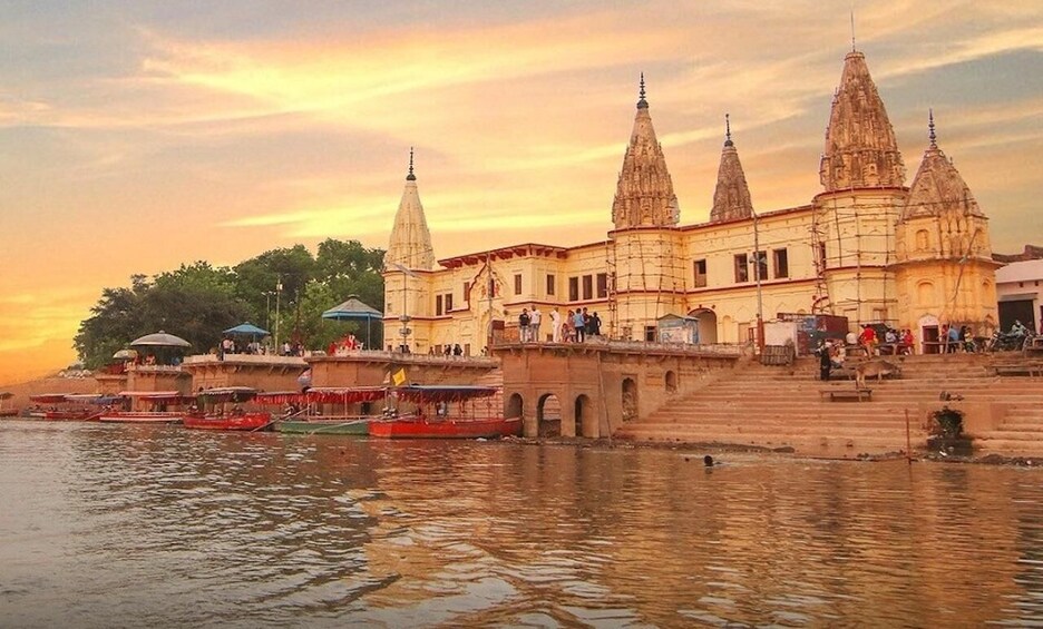 Ayodhya : Private car hire with driver for 8 hours/ 80 kms