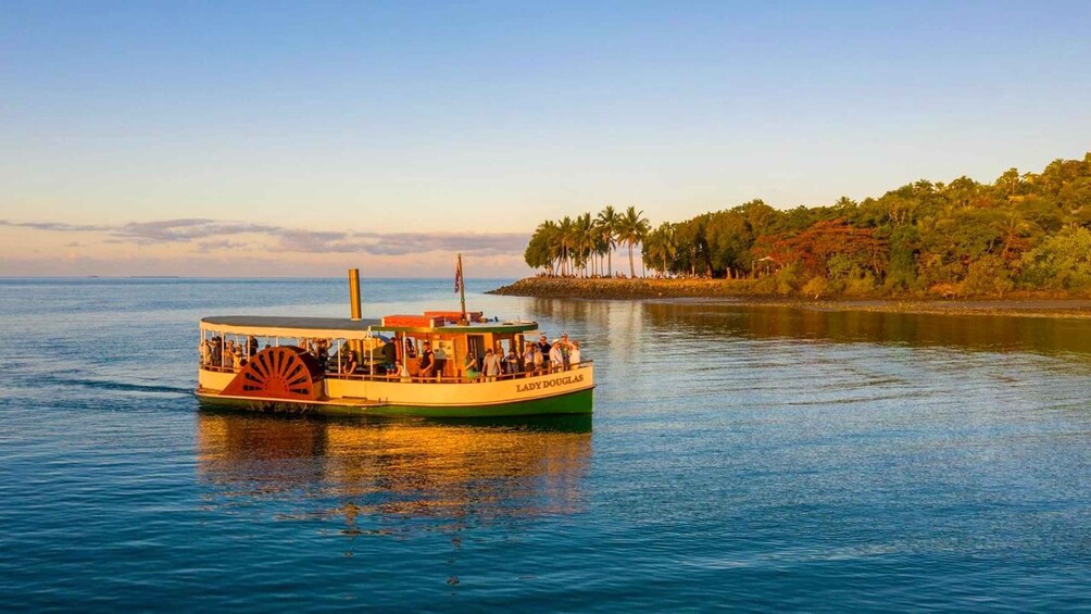 Port Douglas: Lady Douglas Sunset River Cruise with Snacks