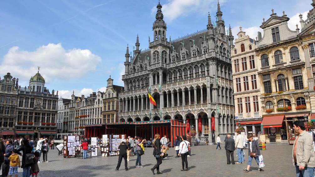 Picture 3 for Activity Brussels: Private Historical Highlights Walking Tour