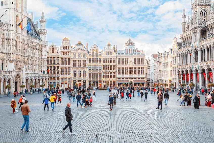 Brussels: Private Historical Highlights Walking Tour