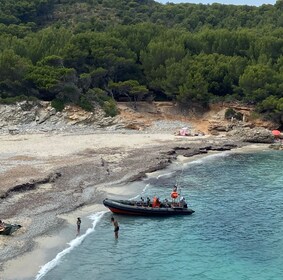 From Cala Ratjada: Beach Hunter Boat Trip