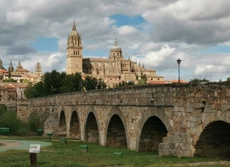 Picture 3 for Activity Salamanca: Guided Sightseeing Tour by Bicycle