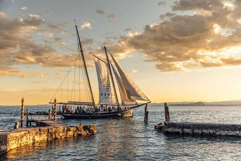 GALA DINNER CRUISE ON HISTORICAL SAILBOAT