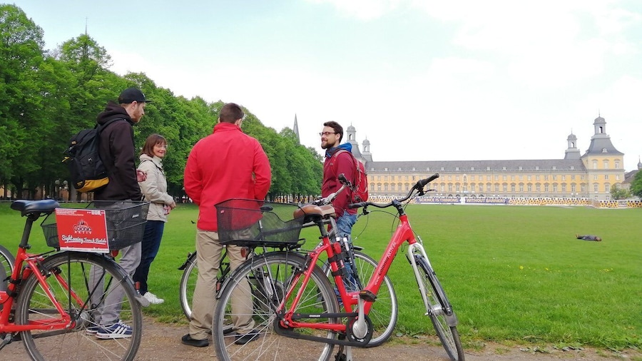 Bonn: 3,5 hours Guided Bike Tour
