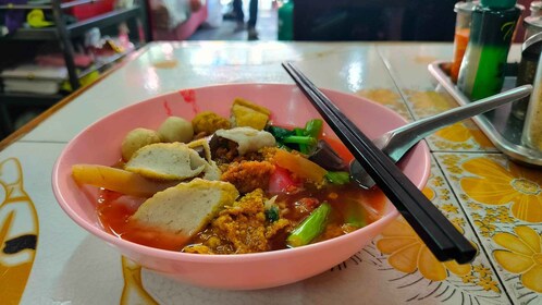 Chiang Mai: Local Food and Markets Guided Walking Tour