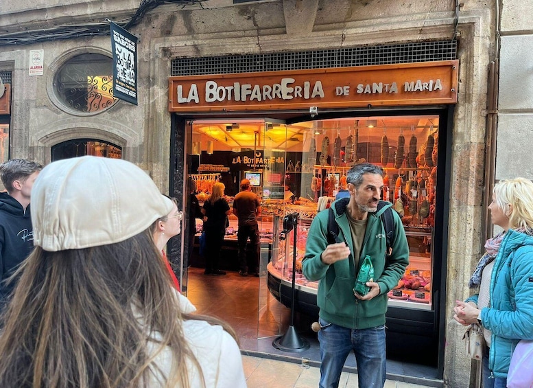 Picture 1 for Activity Barcelona: Street Food & Sightseeing Tour with Local Market