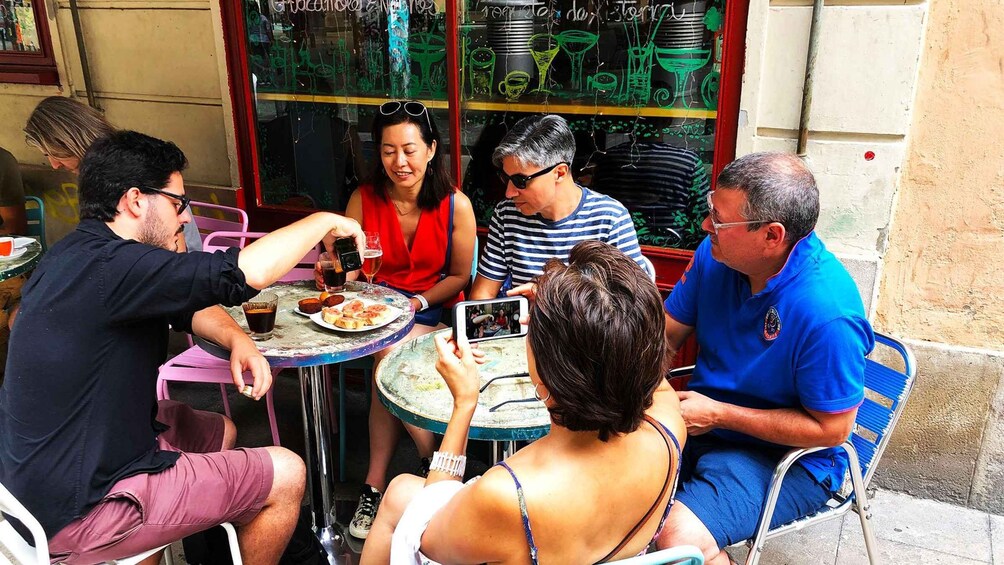 Picture 10 for Activity Barcelona: Street Food & Sightseeing Tour with Local Market