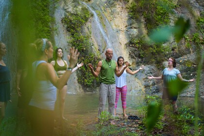 Bali Tur Penyembuhan dan Pembersihan Aura dengan Yoga & Meditasi