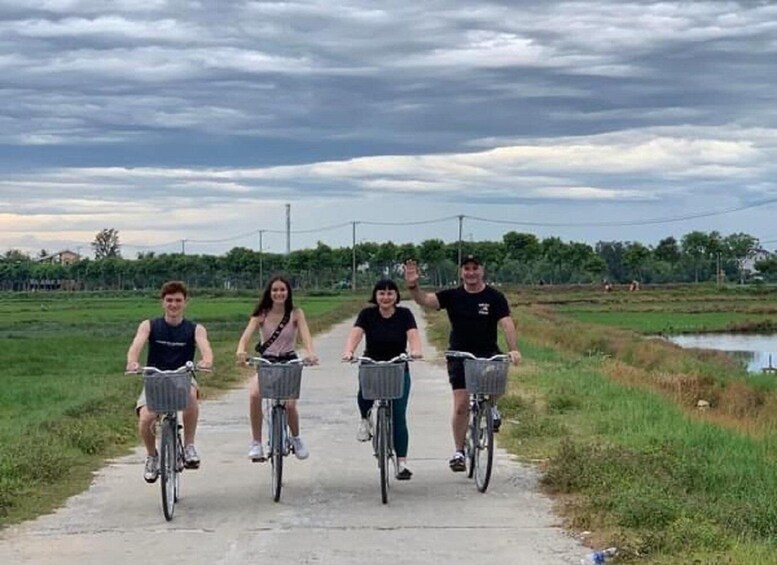 Hoi An Countryside Bike Tour & Basket Boat Ride