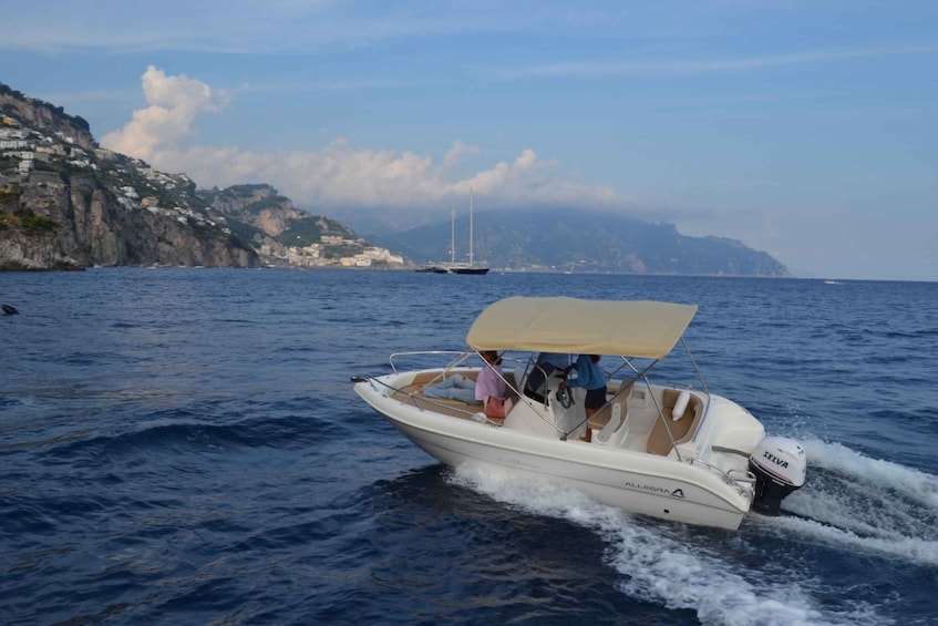 Amalfi coast: Rent boats in Salerno without license
