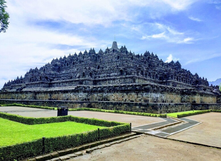 Picture 6 for Activity Yogyakarta Experience one day tour Borobudur and Prambanan