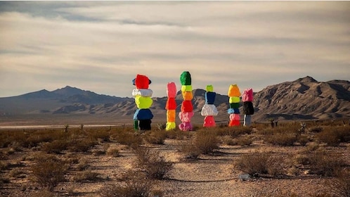 Las Vegas: Vegasin kyltti: Yksityinen 7 Magic Mountains ja Vegas Sign -auto...