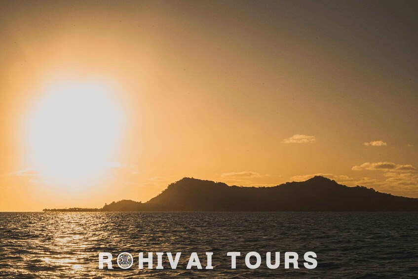 Picture 3 for Activity Bora Bora: Private Sunset cruise on the lagoon
