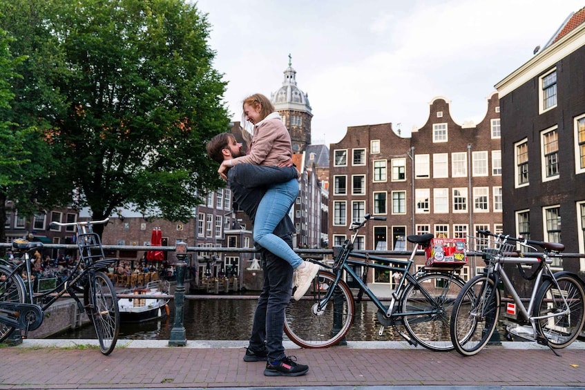 Amsterdam: Private Family or Couples Canals Photo Shoot