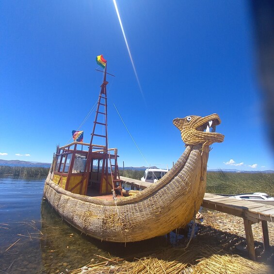 Picture 1 for Activity La Paz: Builders of reed boats and Tihuanacu