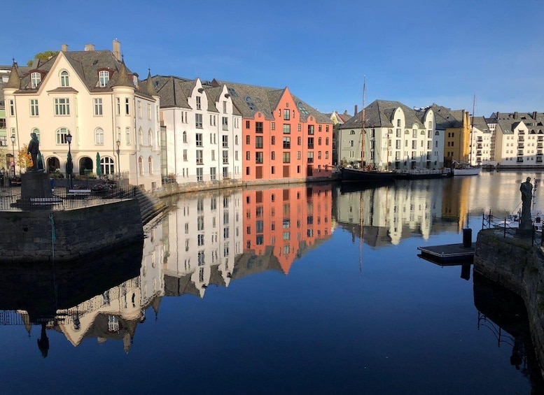 Picture 1 for Activity Ålesund: Giske and Godøy Islands Guided Sightseeing Tour