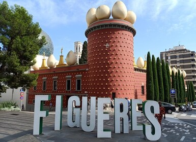 From Girona: Dalí Museum, Cadaqués and Creus Cape Tour