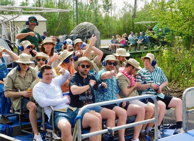 New Orleans: 16 Passenger Airboat Swamp Tour