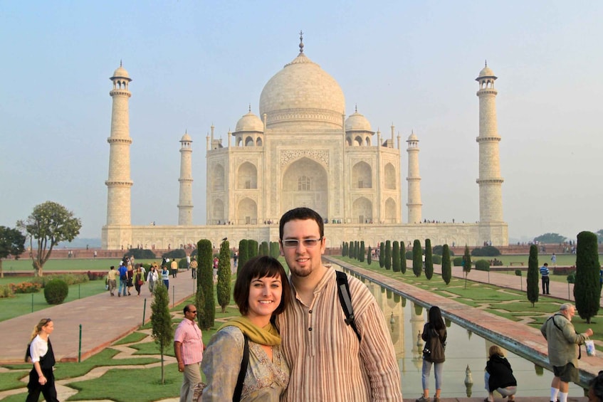 From Delhi: Taj Mahal Sunrise and Agra Fort Private Day Trip