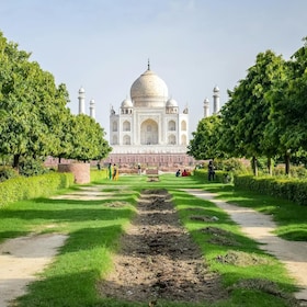 Skip The Line Taj Mahal Sunrise Tour from Delhi By Car