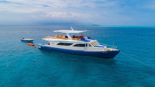 Explore the beauty of maldives 7-Day Liveaboard