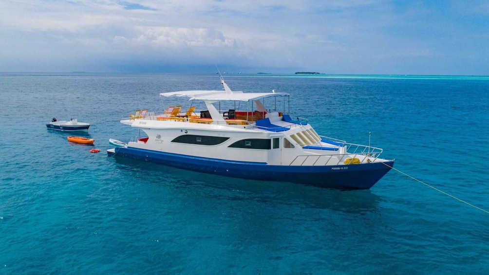 Explore the beauty of maldives 7-Day Liveaboard