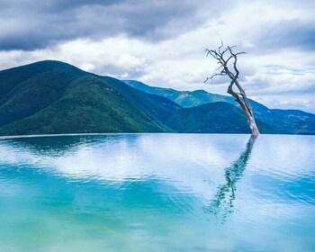 Hierve el Agua, Mitla, Tule, Teotilán et usine de mezcal