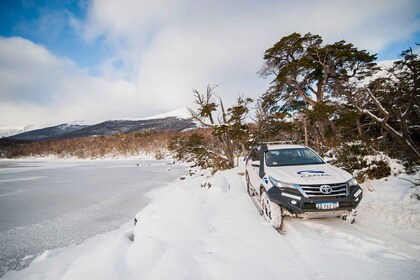 Ushuaia: Winter Off-Road firehjulstrækker Sø-tur med frokost og drinks