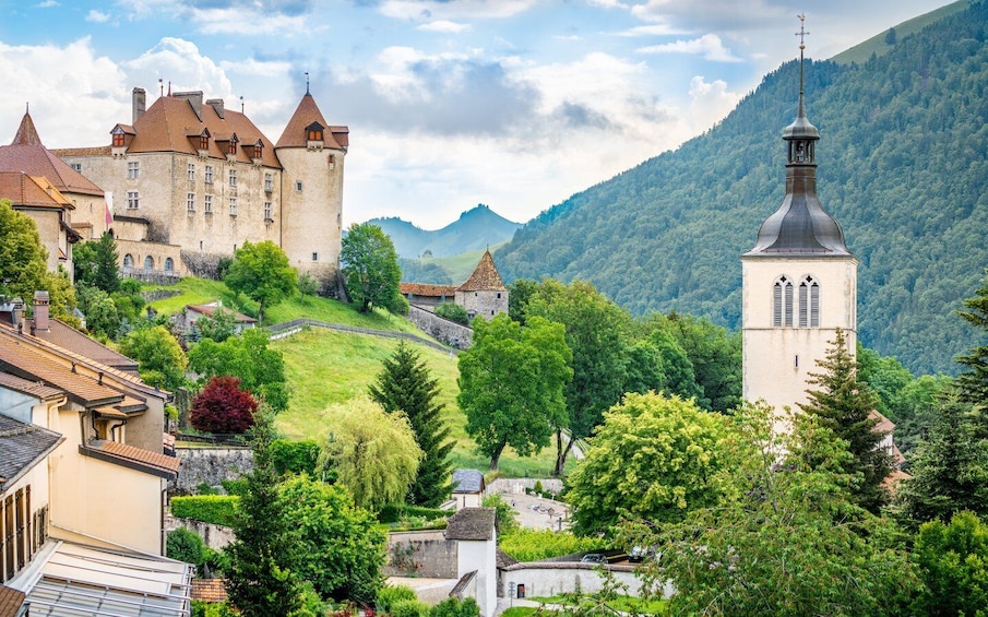 Bern: Gruyères Cheese and Cailler Chocolate Tasting Tour