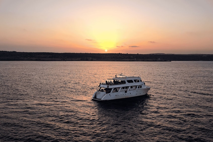 Pernera: Luxury Yacht Sunset Cruise with Dinner and Drink