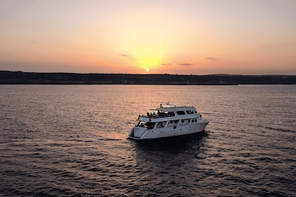 Protaras: Luksusyacht Familie Sunset Cruise | BBQ | 1 drink