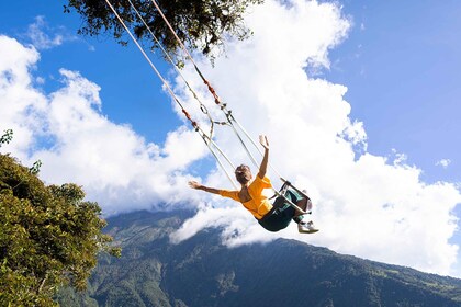 From Quito: Baños, Pailón del Diablo, Manos de Dios Day Trip