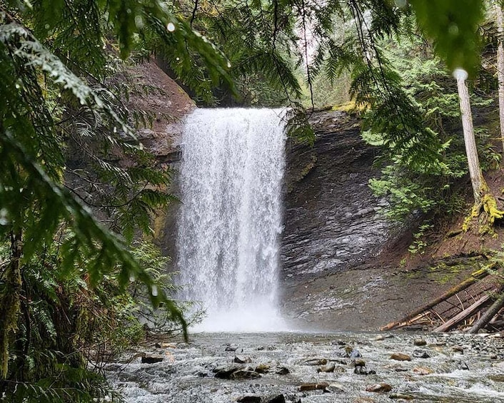 Nanaimo: Vancouver Island Waterfalls, Vistas, Hikes & Caves